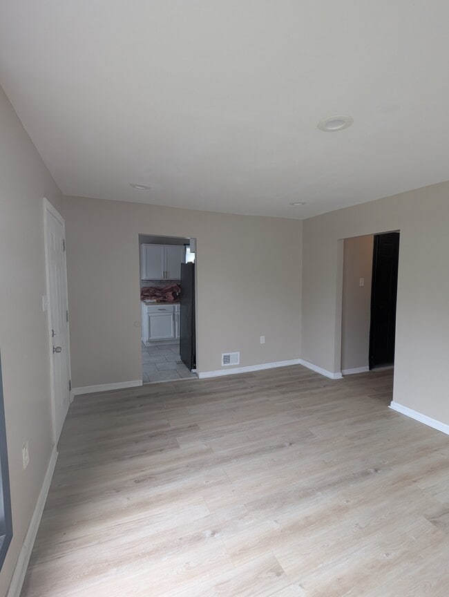Photo - 18116 Bloom St