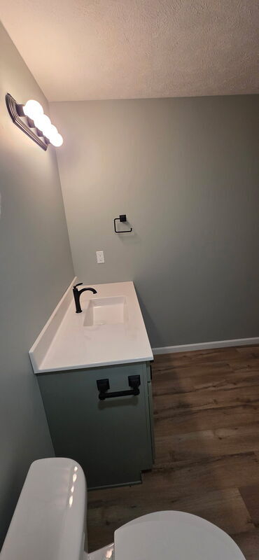 Photo - 715 N 35th St