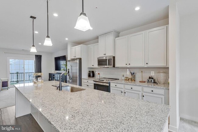 Photo - 10910 Presidential Pkwy