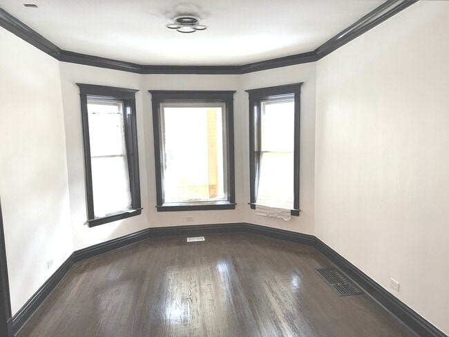 Photo - 6522 S Paulina St