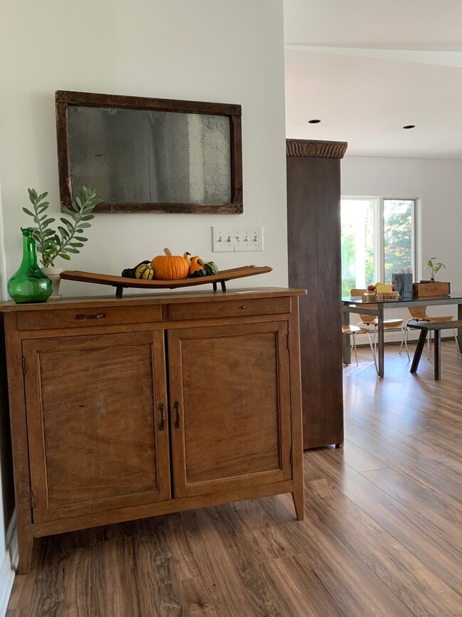 Photo - 525 Munger Ln