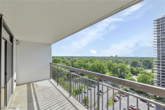 Photo - 12550 Lake Ave Unidad 1410