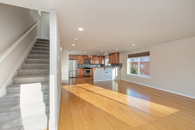 Photo - 4Bd/3.5Ba Seattle House