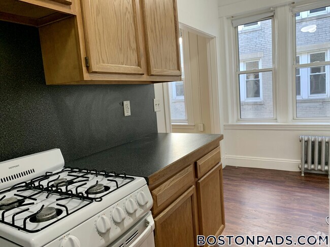 Building Photo - 1171 Boylston St Rental