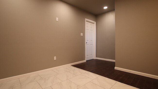 Photo - 4932 W Thompson St Unit 107