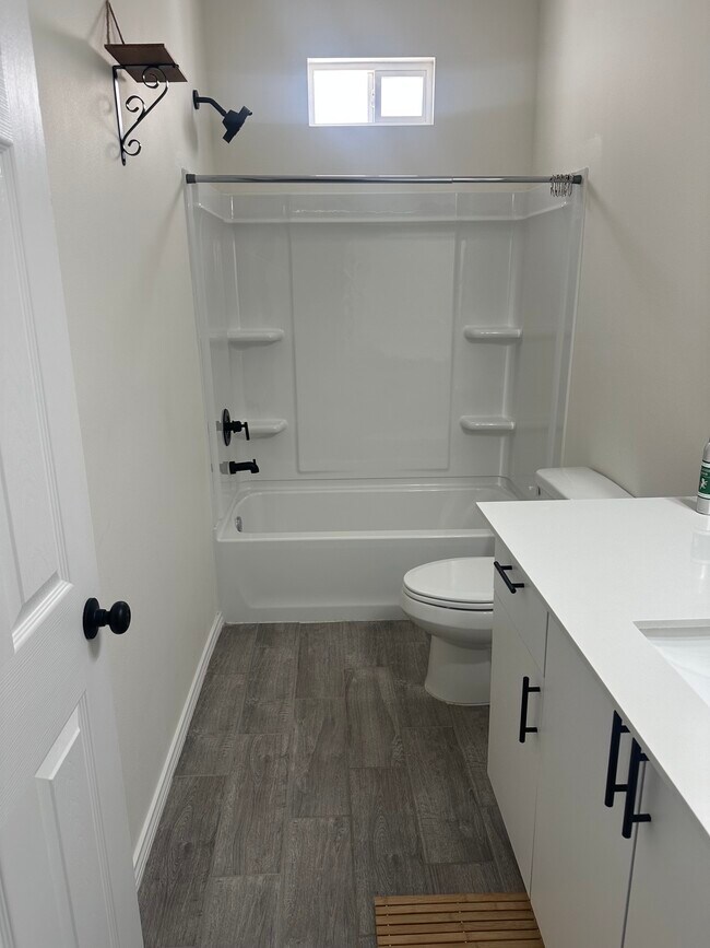 1521 Karen Dr Unit C