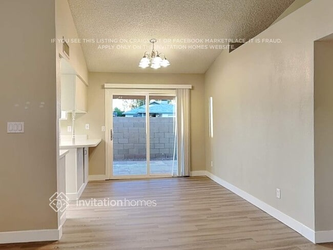 Photo - 1920 N Illinois St