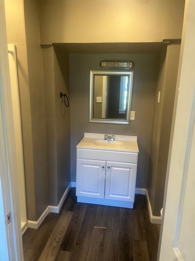 Photo - 15 Chisholm Ave