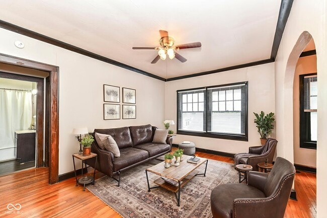 Photo - 590 Woodruff Pl W Dr