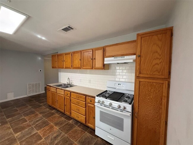 Photo - 1304 Cometa St