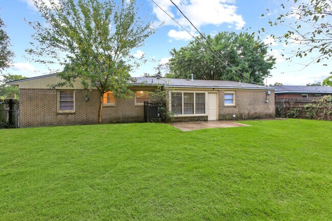 Photo - 410 22nd Ave N