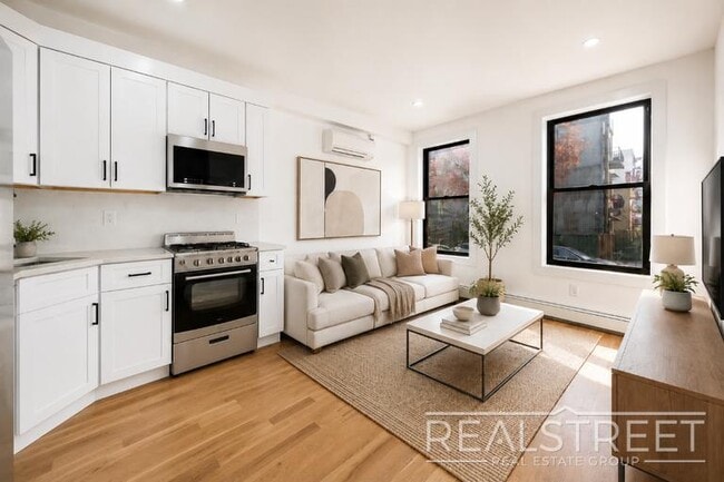 Building Photo - Stunning NEW 2 BR in Clinton Hill with in Unit 2