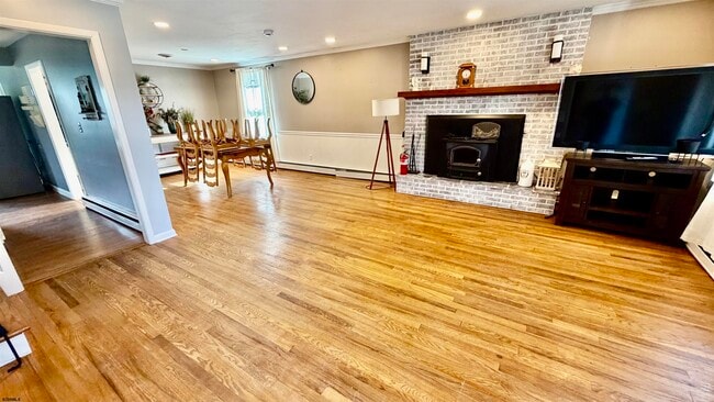 Photo - 702 Burton Ave