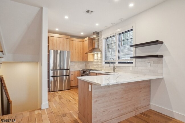 Photo - 51 New St Unit B