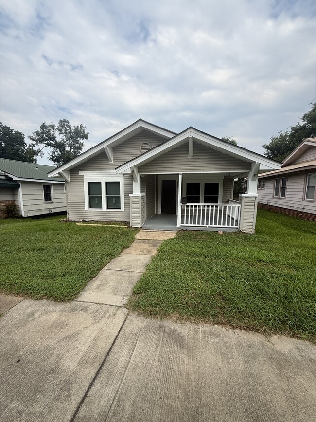 Photo - 1050 Jackson Blvd