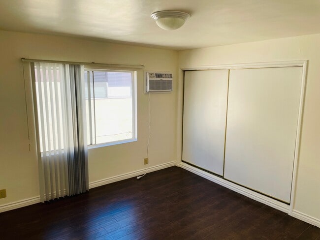 Photo - 827 N Hudson Ave