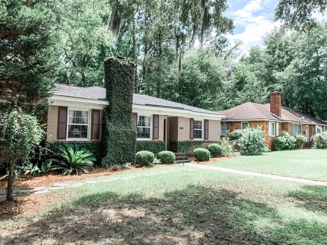 Photo - Beautiful Furnished 3 Bedroom