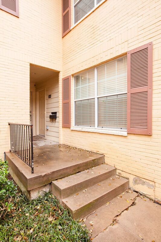 Photo - 4741 Bradford Dr Unit #B