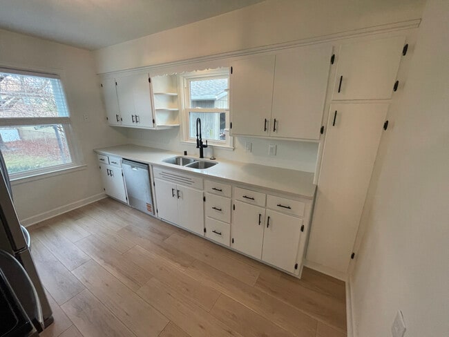 Photo - 9212 W Michigan St