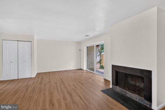 Photo - 2747 31st Pl NE