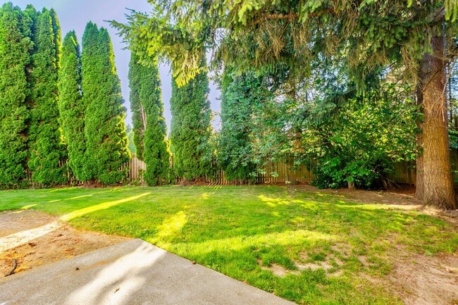 Photo - Spacious 3 Bed, 2 Bath Home with Garage & Large Yard in Puyallup!