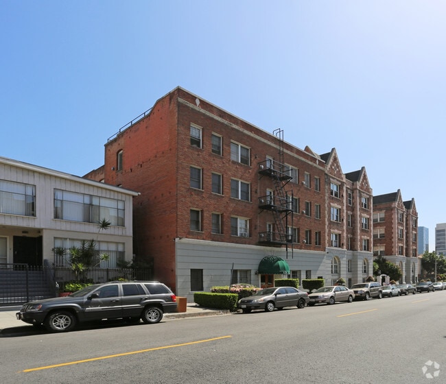 Building Photo - 426 S. New Hampshire