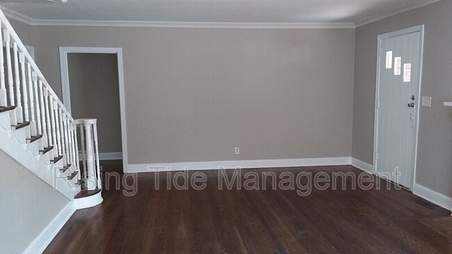 Photo - 229 Pinewood Ave