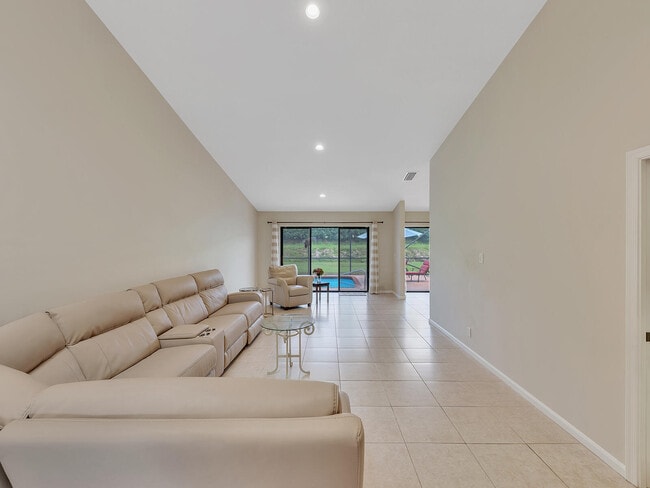 Photo - 7747 Villa Nova Dr N