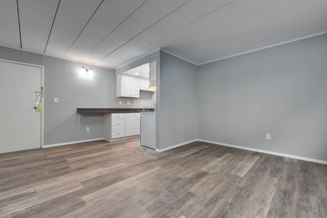 Lakewood Cliffs Apartments