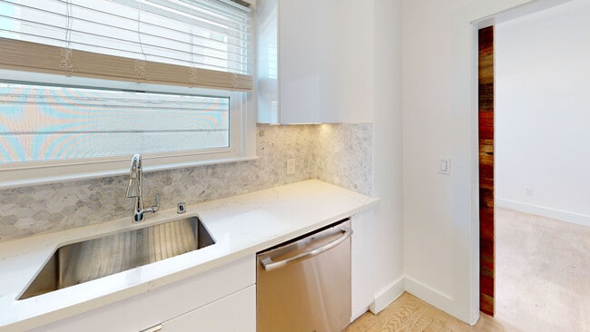 Photo - 1912 Mission St Unit 1918