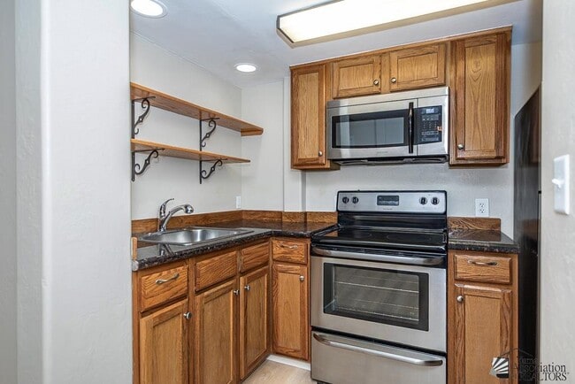 Photo - 617 S 6th Ave