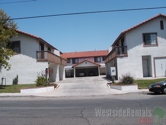 Building Photo - 602 Center St