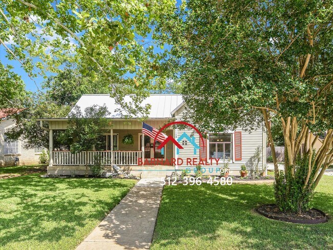 Building Photo - Available Now: 2 Bed/2 Bath in Historic Di... Unit Main House