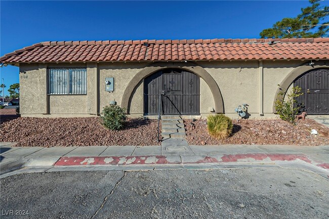 Photo - 832 Mantis Way Townhome