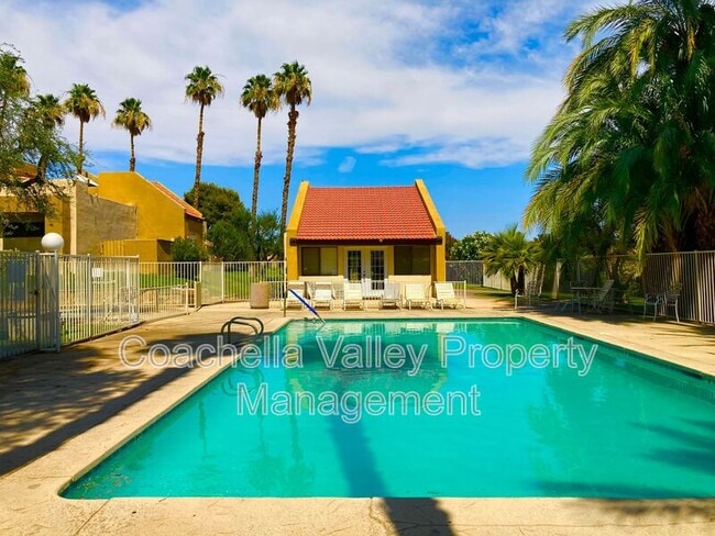 Building Photo - 32200 Cathedral Canyon Dr Unit #68