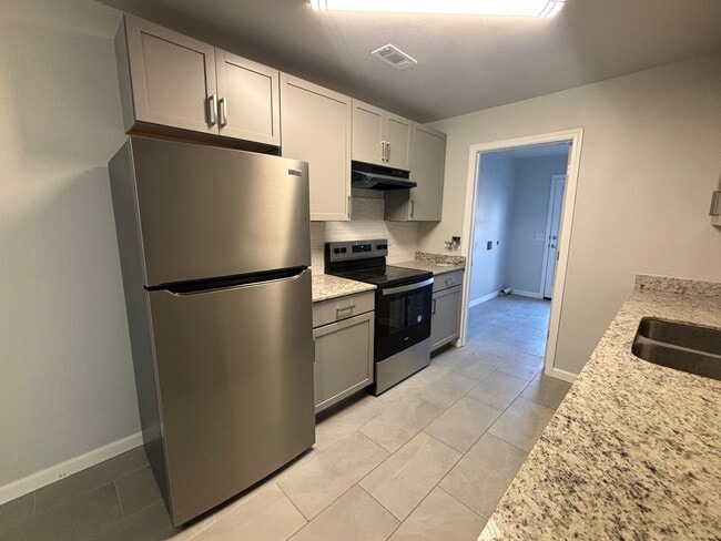 Photo - 2101 W Roselawn St