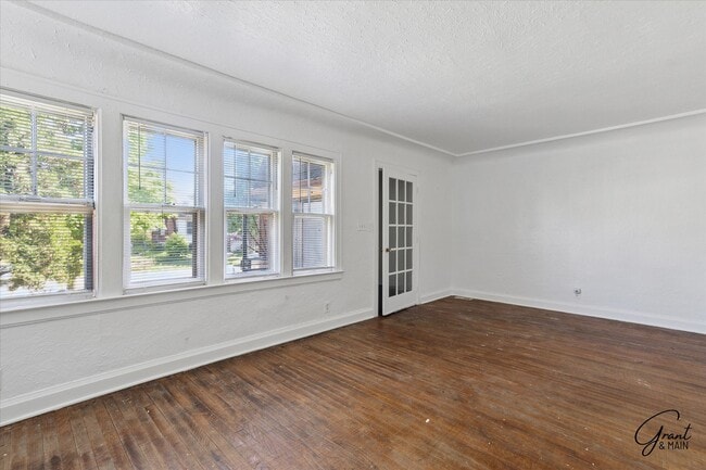 Photo - Grant & Main - 10343 Crocuslawn St