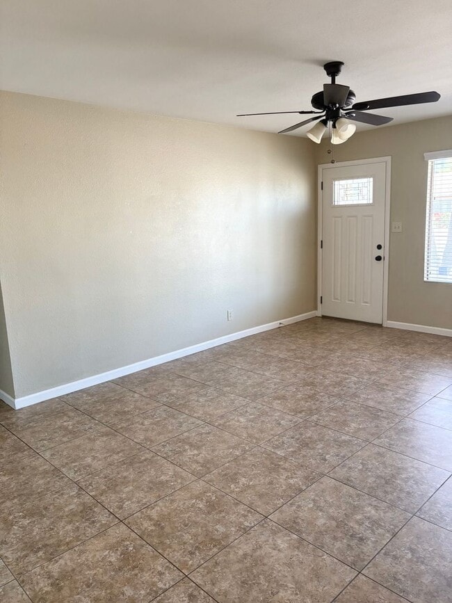 Photo - **Excellent 3br/2ba/2garage HOUSE (ELLIOT & DOBSON)