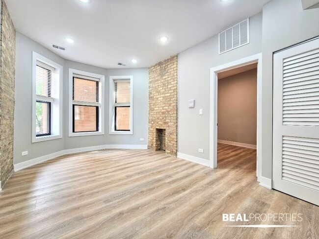 Photo - 428 W Belden Ave