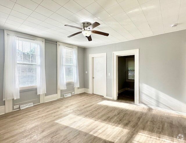 Building Photo - 674 5th Ave Unit 1f Rental
