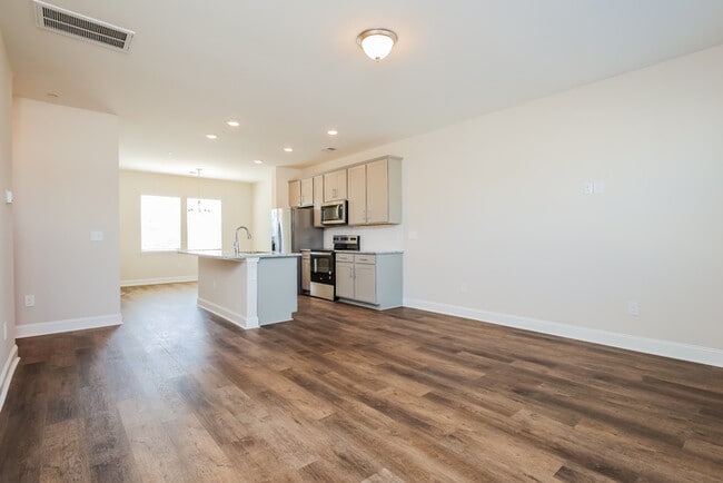 Photo - 212 Eagles Cliff Dr