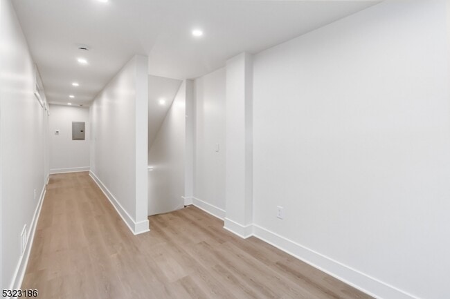 Photo - 140 Washington St