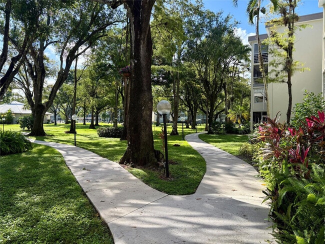 Building Photo - 2998 NW 48th Terrace Unit 431