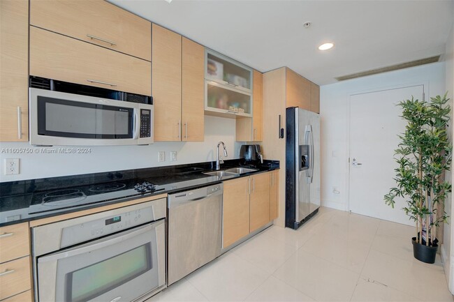 Photo - 60 SW 13th St