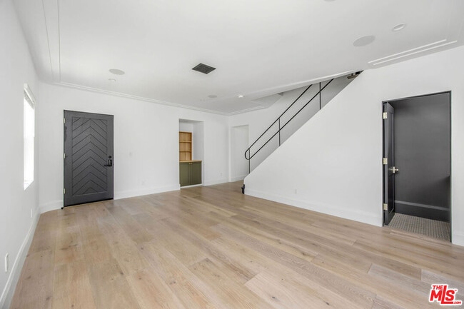 Photo - 107 Flores St Unit 1/2