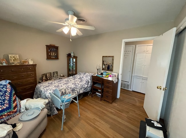 Photo - 1419 Linden Dr