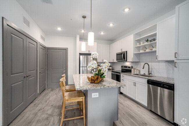 1BR, 1BA