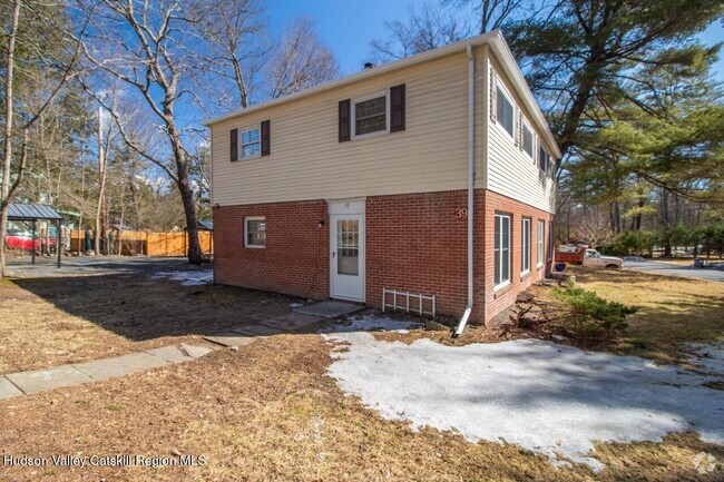 Building Photo - 39 Tannery Brook Rd Rental