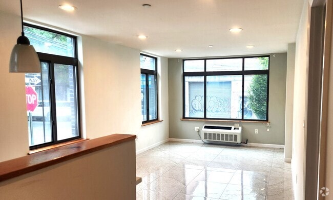 Building Photo - 2716 18th St Unit Apt. 1