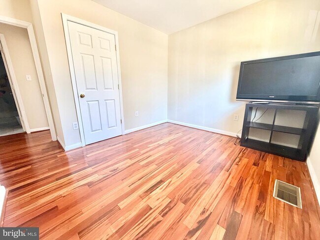 Photo - 13612 Lindendale Rd